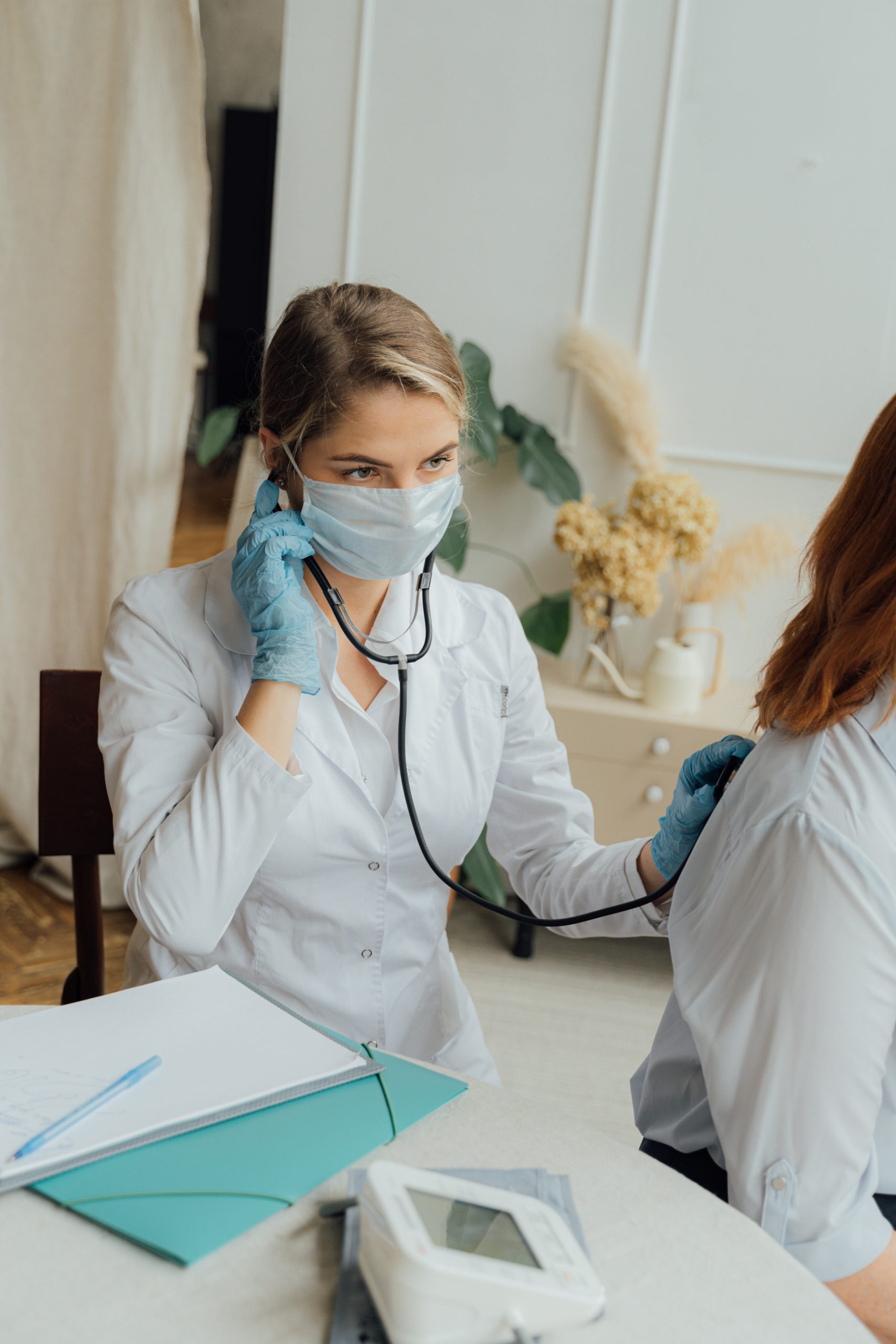 nurse-check-up-female